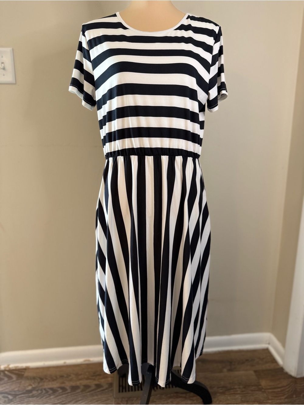 Levaca black white stripe maxi tee shirt dress SZ LG